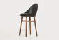 Le tabouret de bar solo de reproduction de jambe lombo-sacrée en bois solide, GV a tapissé des chaises de tabouret de bar fournisseur